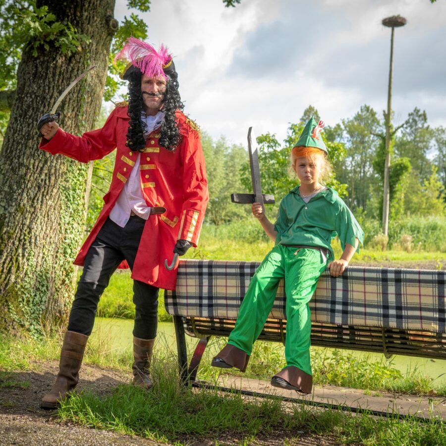 Kapitein Haak en Peter Pan door Peter Stam